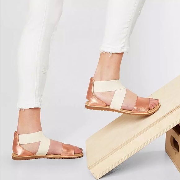 Sorel Shoes - Sorel Ella Rose Gold Sandals